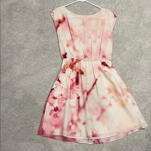 Alice + Olivia pink and white flower dress